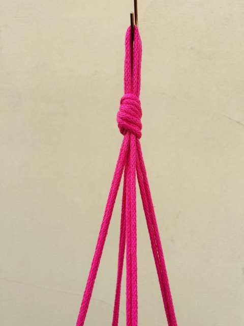Kwietnik Wiszący na Ścianę Makrama ze Sznurka na Kwiaty Styl BOHO Fuksja Kwietnik Wiszący na Ścianę Makrama ze Sznurka na Kwiaty Styl BOHO Fuksja