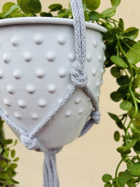 Kwietnik Wiszący na Ścianę Makrama ze Sznurka na Kwiaty Styl BOHO Srebrny Kwietnik Wiszący na Ścianę Makrama ze Sznurka na Kwiaty Styl BOHO Srebrny