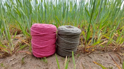 Sznurek Bawełniany Skręcany do Makramy Malinowy Khaki Drążek Drewniany ECO Sznurek Bawełniany Skręcany do Makramy Malinowy Khaki Drążek Drewniany ECO
